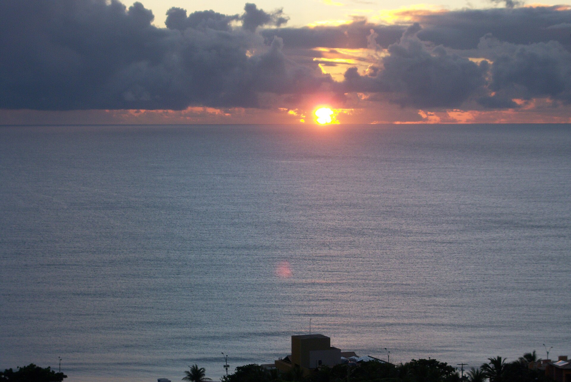 Nascer do sol no mar de Natal